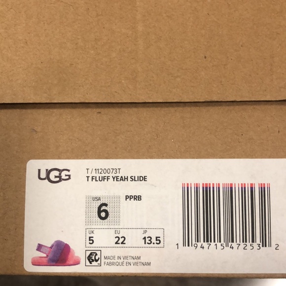 🔥🔥UGG Fluff Yeah Slide - Picture 9 of 17